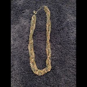 Short chained necklace